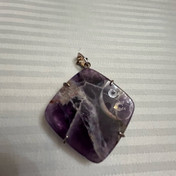 Cape Amethyst Gemstone Pendant - Picture 3 of 4